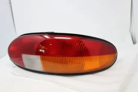 Ліхтар задній правий MOPAR 5017164AA