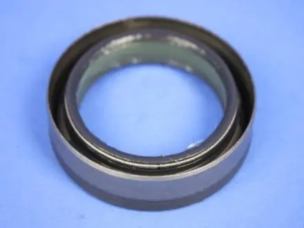 Сальник коробки роздаточної MOPAR 68003119AA