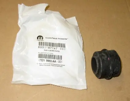 Втулки переднього стабілізатора MOPAR 68219853AA