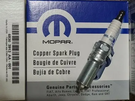 Свічка запалювання MOPAR 68303913AA