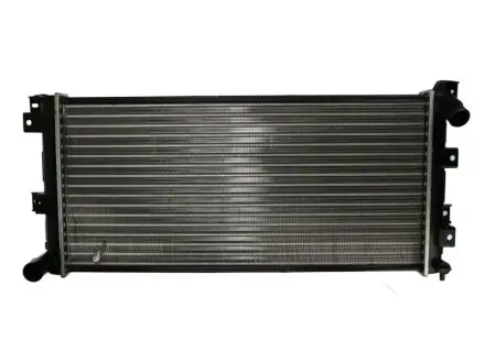 Радиатор охлаждения двигателя THERMOTEC D7y073tt