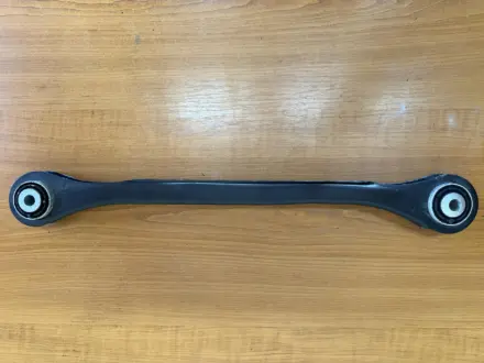 Важіль задньої підвіски поперечний правий VAG 4M0505292D